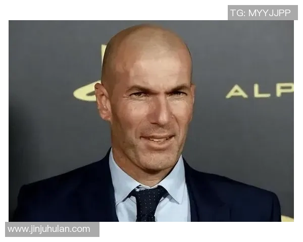 土耳其足球球星崛起之路:从国内联赛到欧洲赛场的奋斗与荣耀 土耳其足球球星崛起之路:从国内联赛到欧洲赛场的奋斗与荣耀